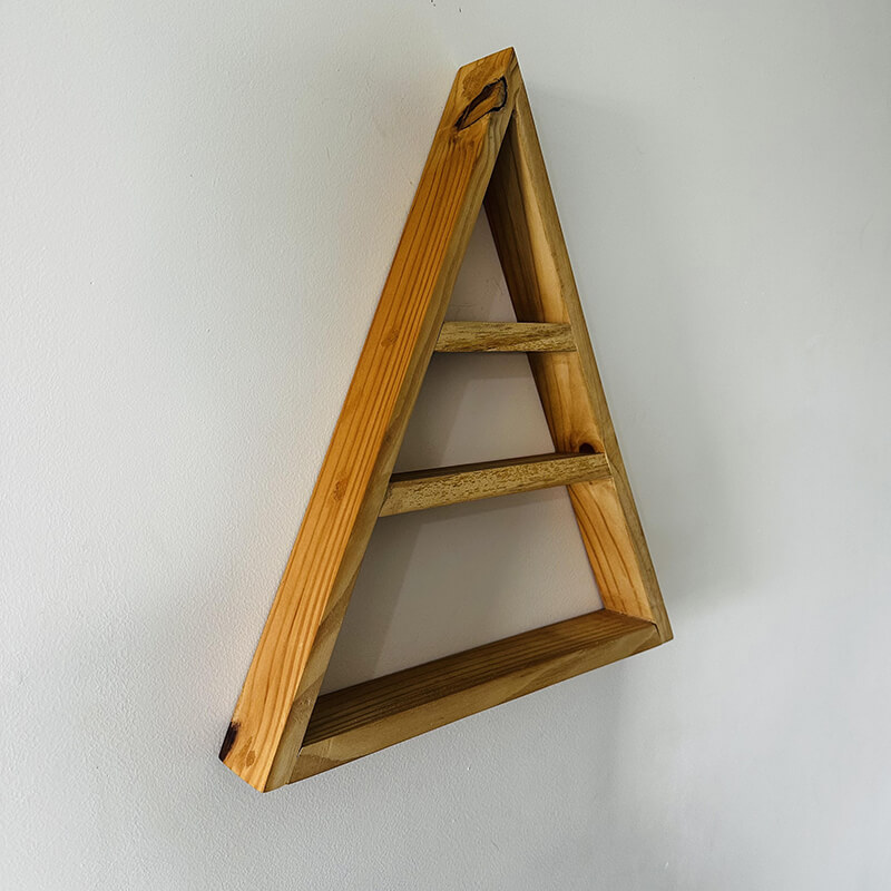 Nicho Pirâmide de madeira