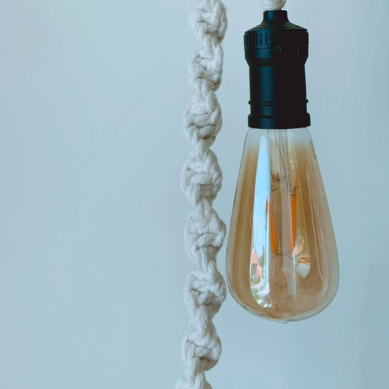 Luminária Pendente de Macramê.